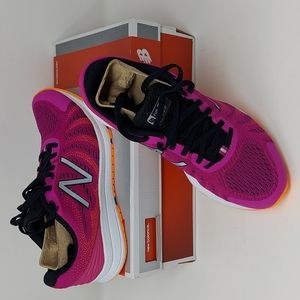 NIB. WOMEN'S NEW BALANCE RUNNING #WRUSHPB3. Vazee Rush V3. PURPLE BERRY. Medium